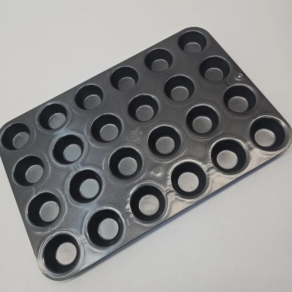 Pampered Chef Mini Muffin Cupcake Tart Pan 24 Hole #1606 Non Stick